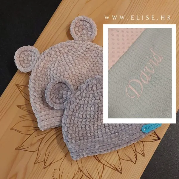 poklon set ručno heklana kapica i personalizirana dekica